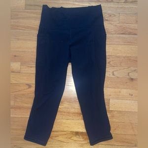 Athleta Salutation Stash Tight Capris